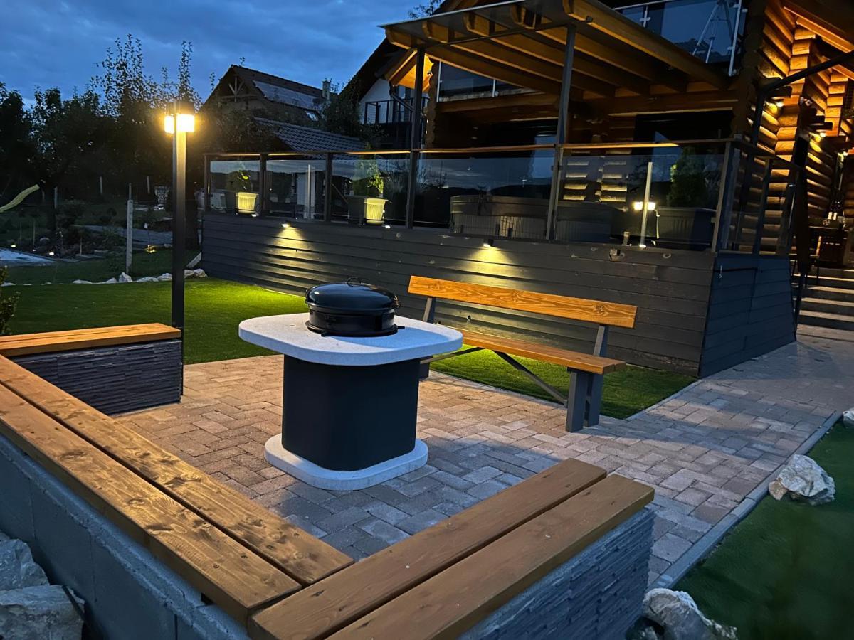 Ferienwohnung Roenk Relax Miskolc Exterior foto